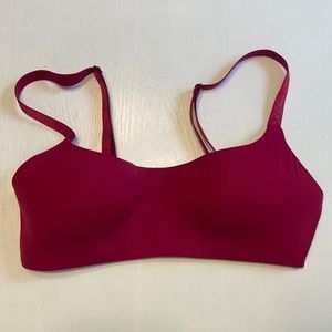 Victoria’s Secret lightly lined wireless bra 34C